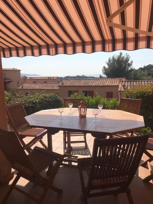 Ferienwohnung Terrasse De 30M2 Vue Mer Panoramique 1 Chambre Cavalaire-sur-Mer Exterior foto